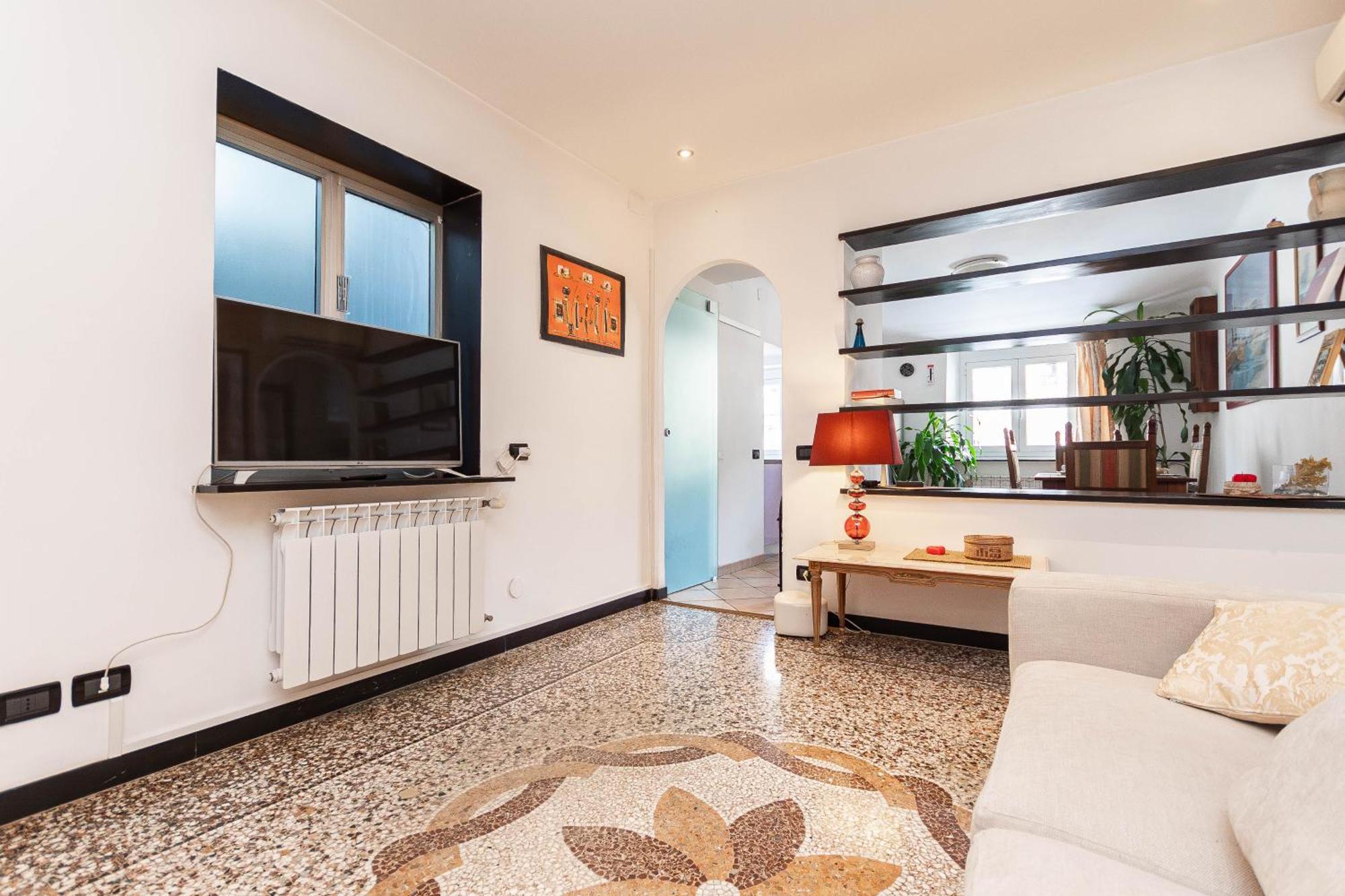 Hilde's House Apartment Genoa