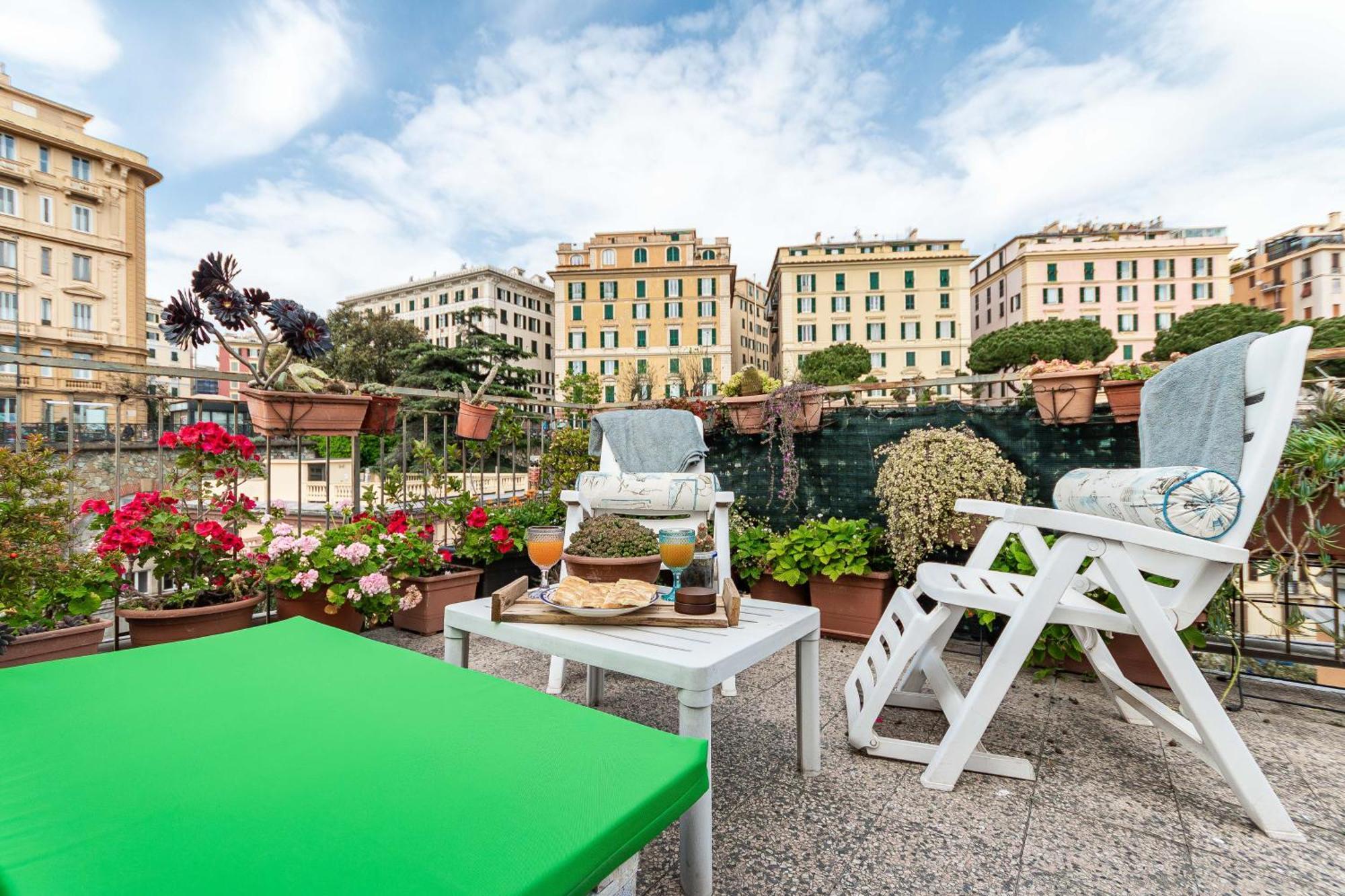 Hilde's House Apartment Genoa